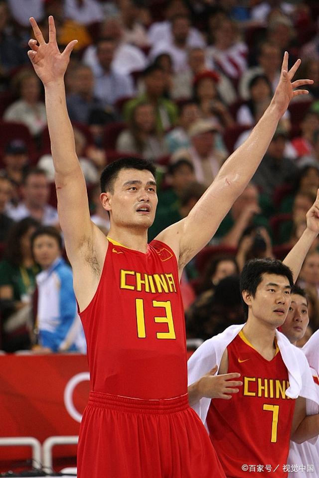踏上球场的
