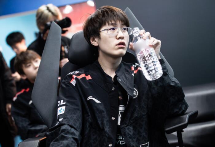 来一个更为 来一个更为