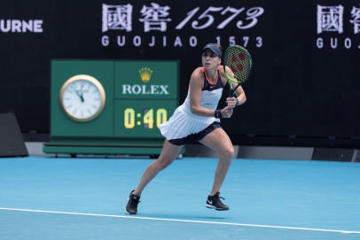 在球场上反 在球场上反